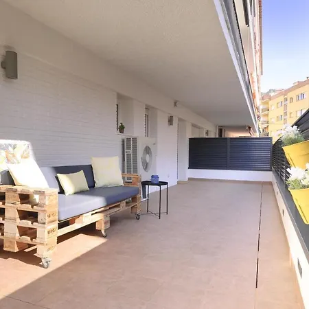 Lets Holidays Cozy With Terrace شقة توسا ذي مار